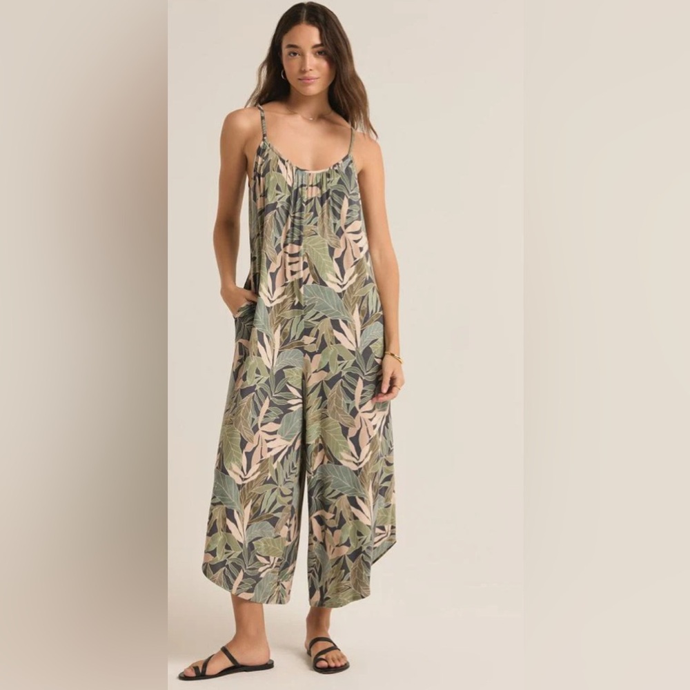 Z SUPPLY
FLARED CUSCO JUMPSUIT